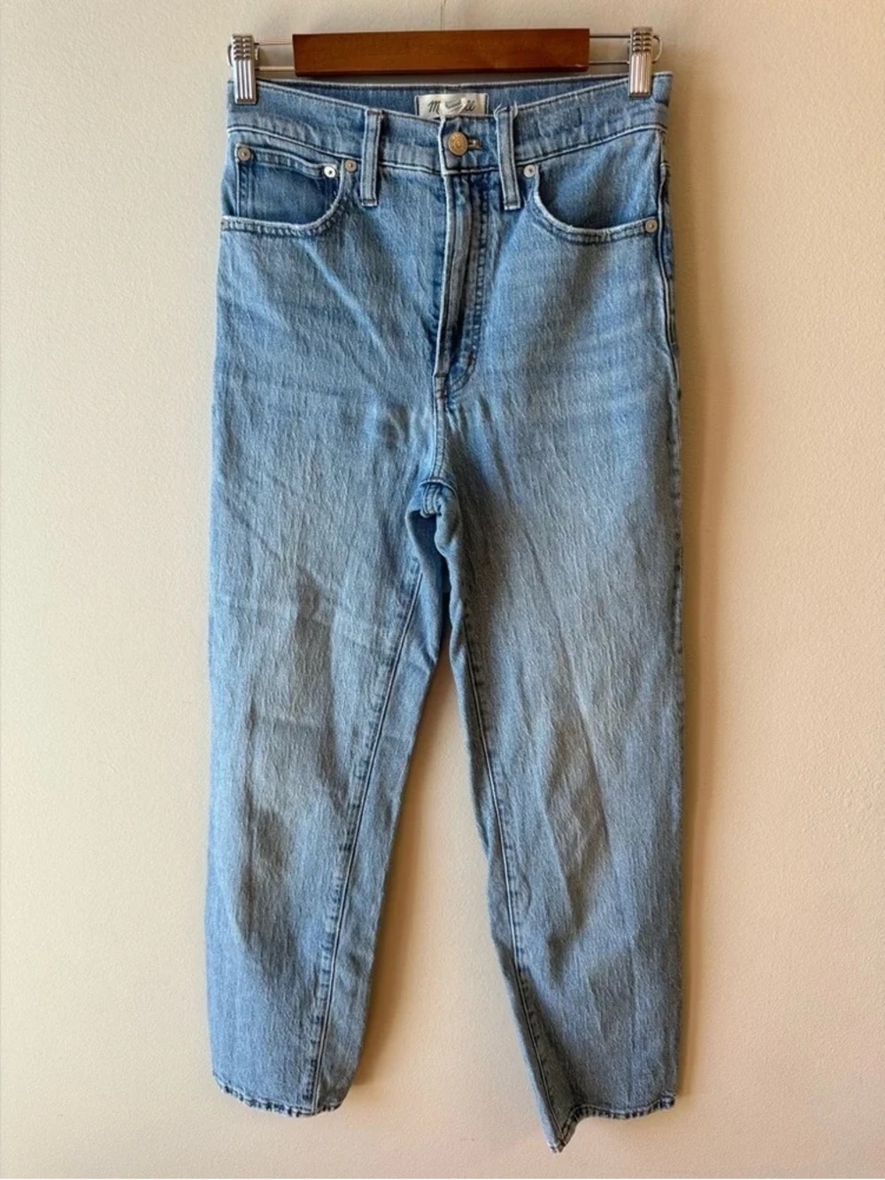 Straight Leg Women's Jeans in Light Blue Denim